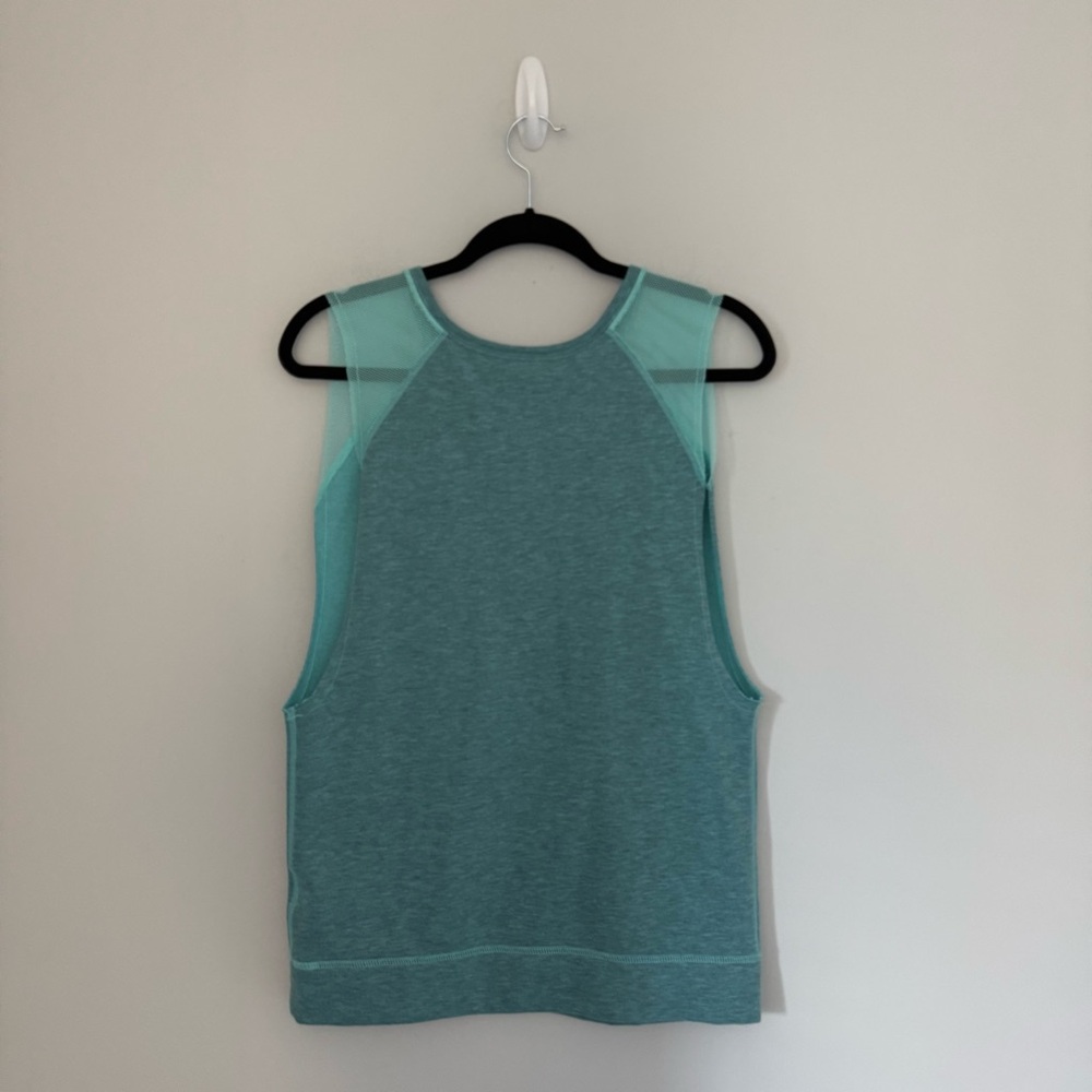 Nike Sleeveless Graphic Fleece Training Tank Top - Picture 6 of 10